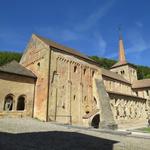 die bedeutendste Sehenswürdigkeit des Ortes ist die romanische Stiftskirche des ehemaligen Klosters Romainmôtier