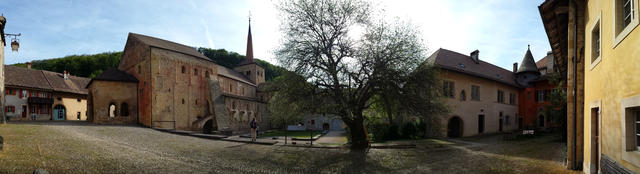 sehr schönes Breitbildfoto der Klosteranlage