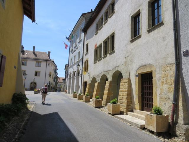 die kleine und schmucke Altstadt von Cossonay