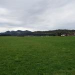 das Dorf l'Auberson 1100 m.ü.M. taucht vor uns auf