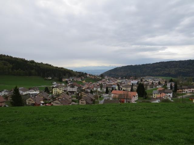 Blick auf Ste-Croix unser heutiges Tagesziel