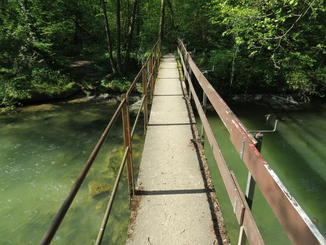 kurz nach dem überschreiten einer Hauptstrasse, überschreiten wir auch die La Venoge 375 m.ü.M.