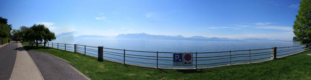 schönes Breitbildfoto mit Blick auf den Genfersee