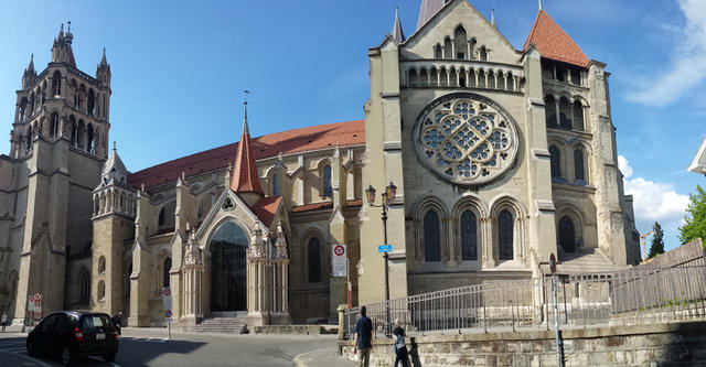 schönes Breitbildfoto der Kathedrale Notre-Dame