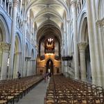 die Kathedrale von Lausanne folgt dem typischen Schema einer gotischen Basilika