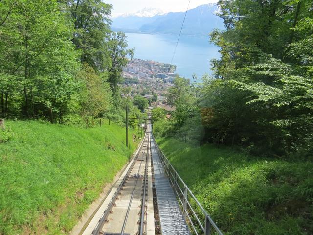 nach diesem kleinen Abstecher auf den Mont Pèlerin, fahren wir mit den Standseilbahn wieder nach Vevey hinunter