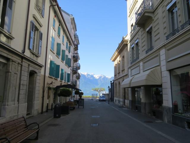 wir durchlaufen die Altstadt und erreichen kurz danach den Genfersee