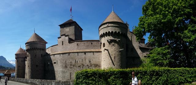 sehr schönes Breitbildfoto vom Schloss Chillon 385 m.ü.M.