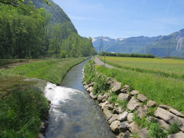 alles an einem Kanal entlang geht es nun Richtung Roche