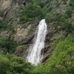 Blick zum grossen Wasserfall Pissevache