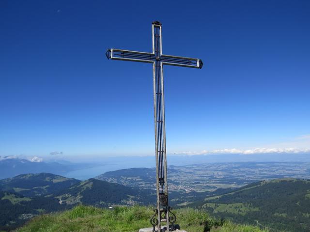 nach diesem steilen Aufstieg erreichen wir das Gipfelkreuz auf dem Teysachaux 1909 m.ü.M.