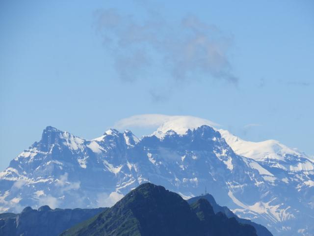 Blick über die Dents du Midi zum Mont Blanc Massiv