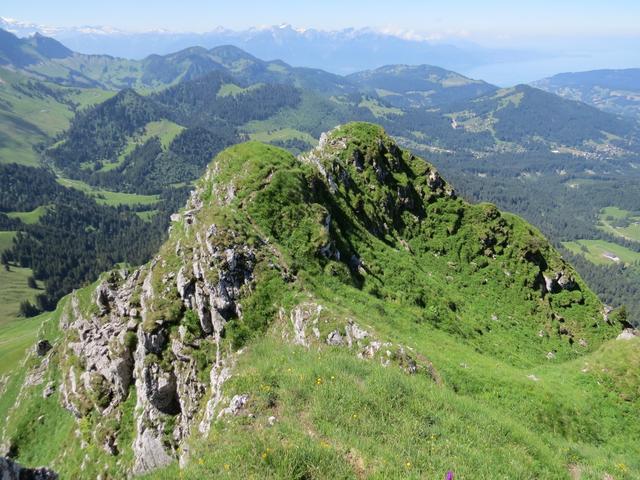 über den Südwestgrat verlassen wir den Teysachaux und Wandern zum kleinen Nebengipfel