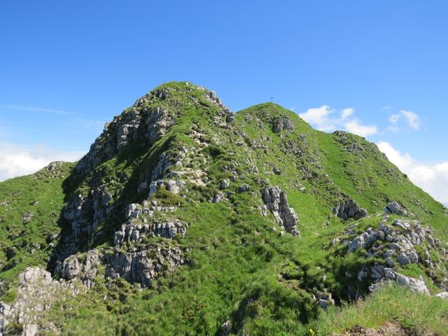 nochmals einen Blick zurück zum Teysachaux mit Gipfelkreuz