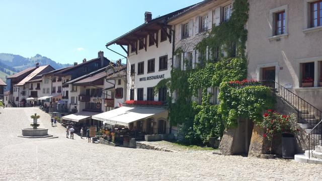 das schöne kleine Dorf von Gruyères...