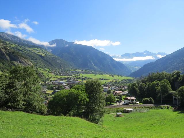 Blick zurück nach Sembrancher das im Val de Bagnes liegt