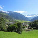 Blick zurück nach Sembrancher das im Val de Bagnes liegt