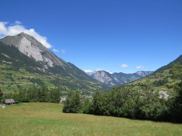 Blick zurück nach Orsières. Links der Le Catogne. Dort oben möchten wir einmal hinaufwandern