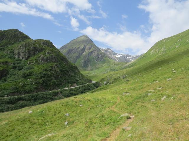 wir gehen aber nicht durch den Tunnel!! sondern über den Pass