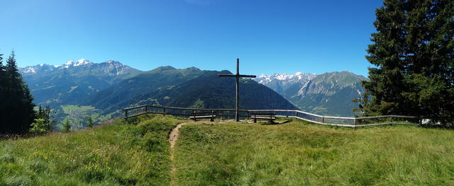 sehr schönes Breitbildfoto aufgenommen beim schönen Aussichtspunkt bei St-Christophe