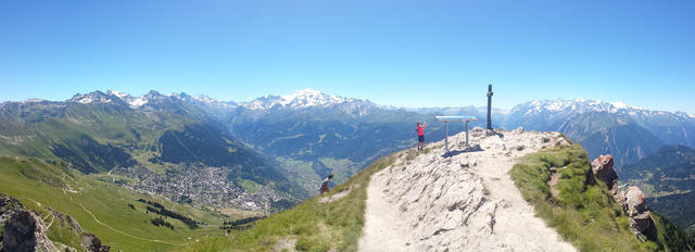 sehr schönes Breitbildfoto mit Tiefblick nach Verbier und zum Grand Combin