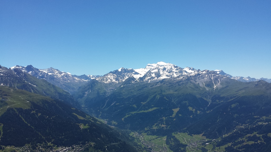 Blick in das Val de Bagnes und zum Grand Combin