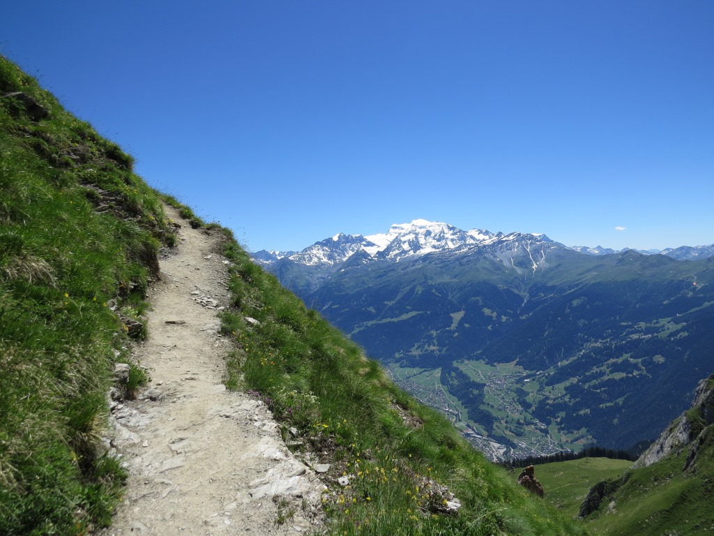 vor uns der Grand Combin