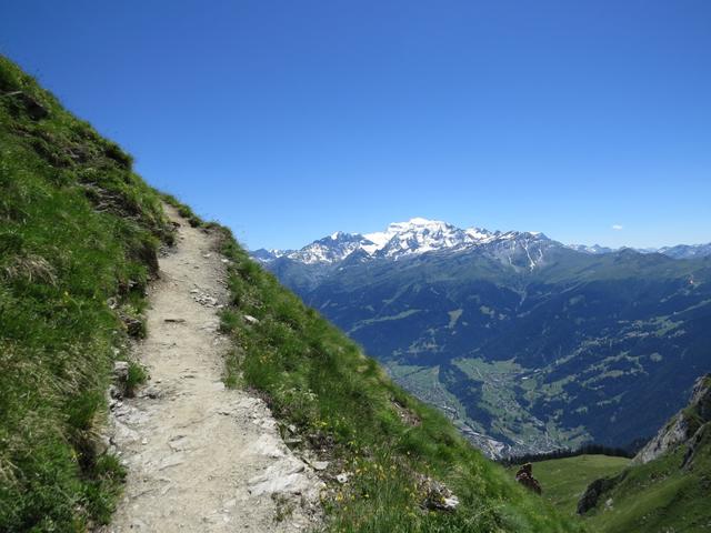 vor uns der Grand Combin