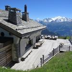 bei der Seilbahnstation mit Restaurant von Savoleyres 2354 m.ü.M. Hier könnte man mit der Seilbahn nach Verbier runterfahren