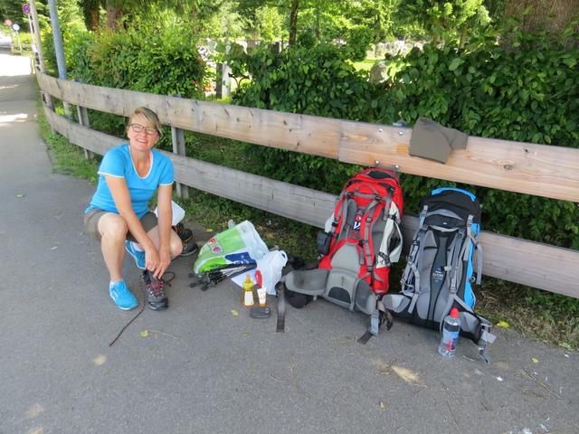 beim Parkplatz in Oberstdorf werden die Rucksäcke definitiv gepackt