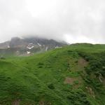 Blick nach oben zur Kemptnerhütte