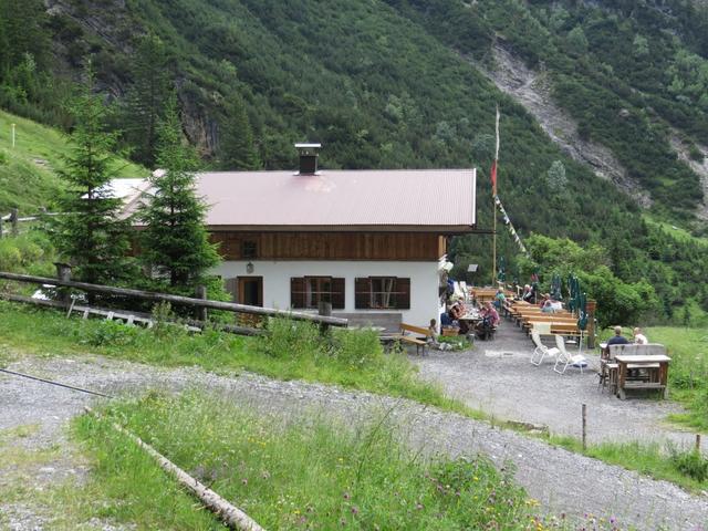 ... erreichen wir die Untere Rossgumpenalpe 1329 m.ü.M.