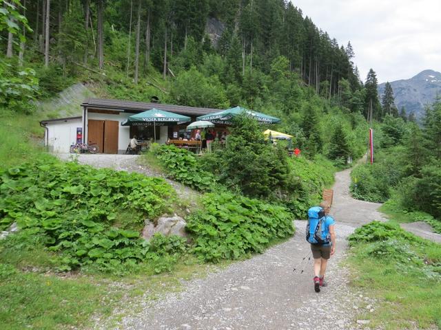 ... erreichen wir danach das Café Uta 1236 m.ü.M.