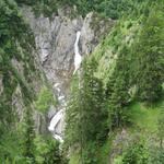 Tiefblick zum Simms Wasserfall