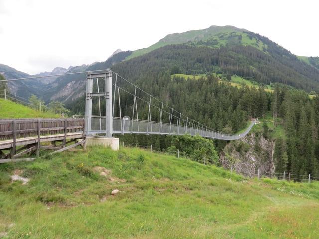 Blick zurück zur schön erbauten Hängebrücke. Die Variante über die Hängebrücke hat sich gelohnt