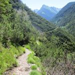 im leichten auf und Ab wandern wir immer tiefer in das schöne Madautal