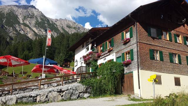 im heimeligen Alpengasthaus Hermine werden wir heute übernachten