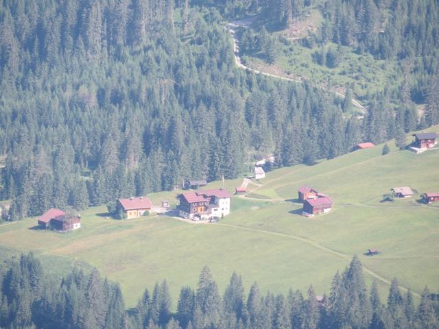 Blick hinunter zum Alpengasthaus Hermine in Madau, von wo wir heute morgen gestartet sind