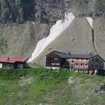 die Memmingerhütte herangezoomt