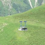 unsere Rucksäcke kommen herangeschwebt