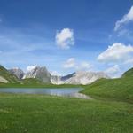 dieser See wurde von den hier noch vor 100 Jahren vorhandenen Gletscher gebildet