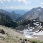 Blick auf der anderen Seite der Seescharte ins Lochbachtal und zur Silberspitze