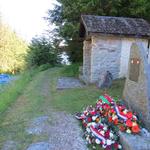 der Wanderweg führt uns an einer kleinen Kapelle vorbei