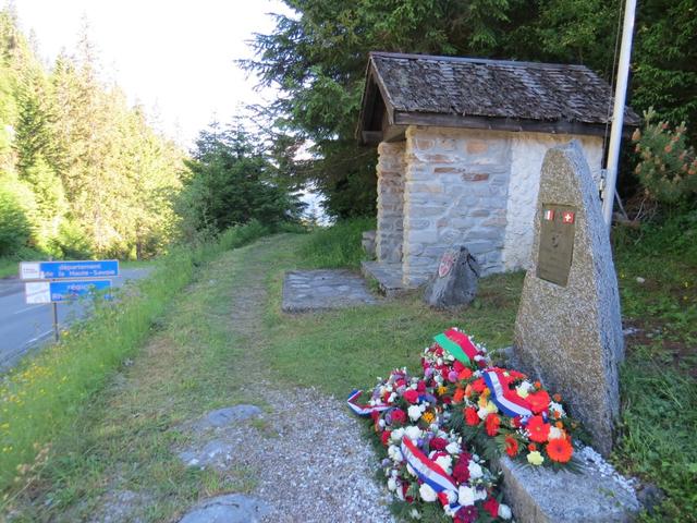 der Wanderweg führt uns an einer kleinen Kapelle vorbei