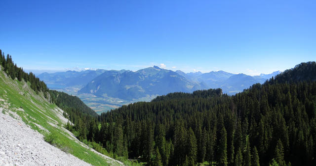 Blick ins Rhonetal und Richtung Tour d'Aï