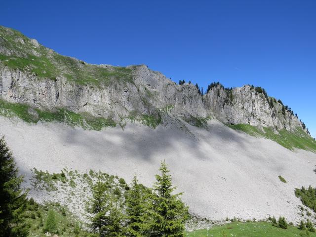 Blick zur Arête de Pré Fleurie. Man hat das Gefühl man sei in den Dolomiten