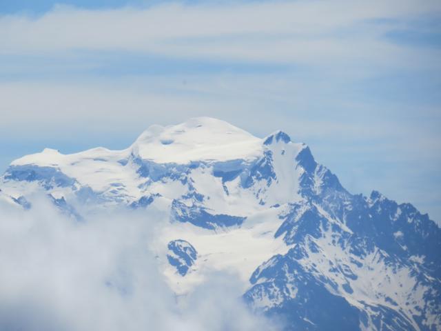 Blick zum Grand Combin. Der Besuch der FXB Panossière Hütte und die Gletscherwelt des Grand Combin war wunderschön