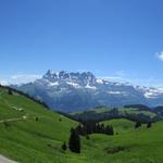 absolutes Schaustück ist gewiss der Dents du Midi, der mit seinen Nordabstürzen so schön gefächert Parade steht