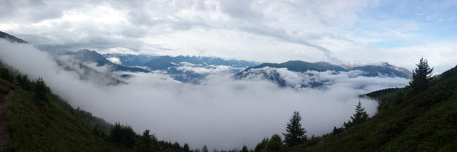 schönes Breitbildfoto mit Blick in die Pitztaler- und Öztaler Alpen