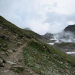 der Bergweg führt uns geradeaus leicht aufwärts, direkt Richtung Pitztaler Jöchl